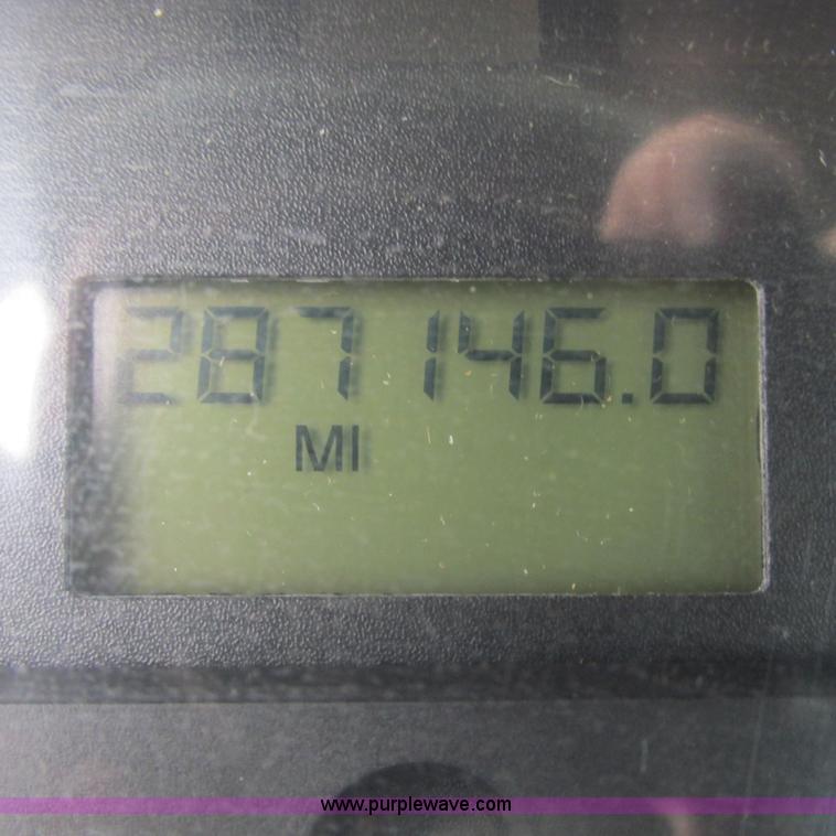 image for item L5311 2007 Freightliner Business Class M2 straight truck cab and chassis