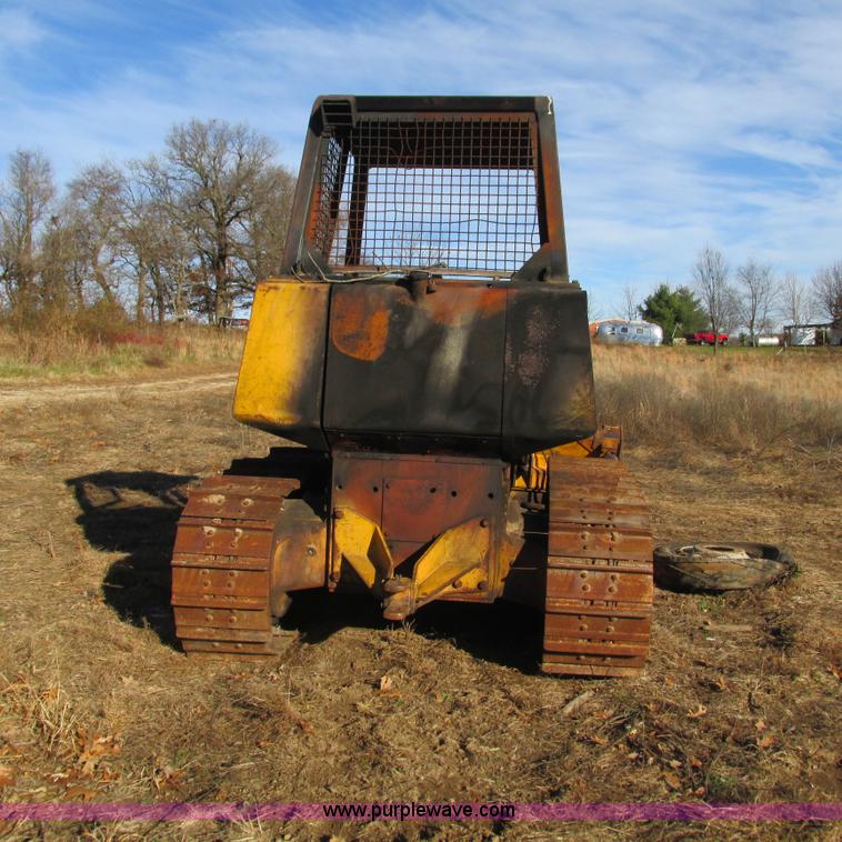 image for item L5337 1977 John Deere 750 dozer