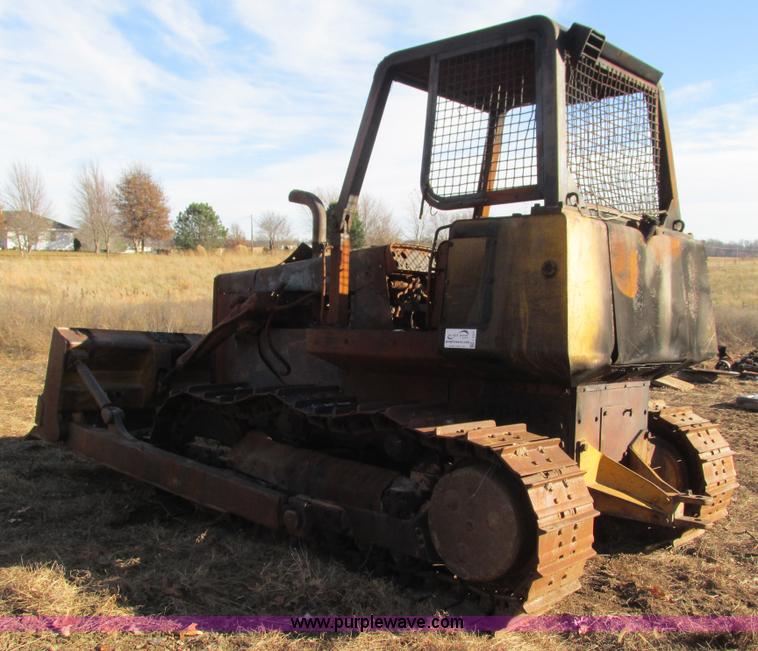 image for item L5337 1977 John Deere 750 dozer