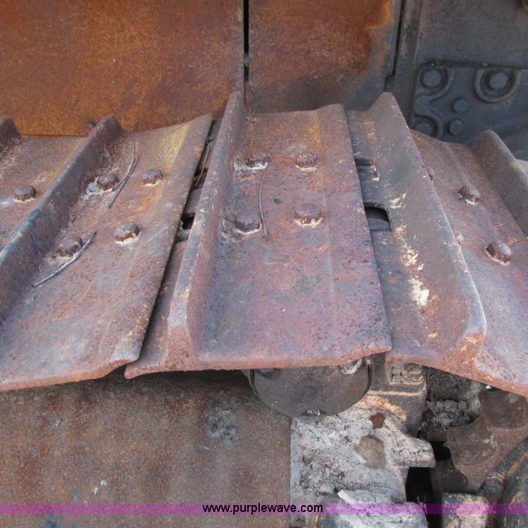 image for item L5337 1977 John Deere 750 dozer