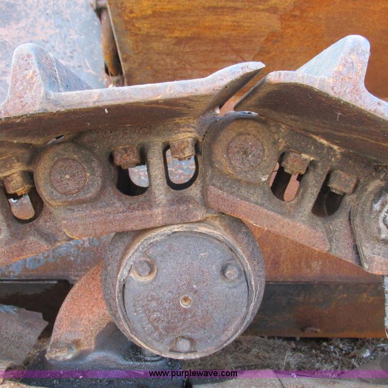 image for item L5337 1977 John Deere 750 dozer