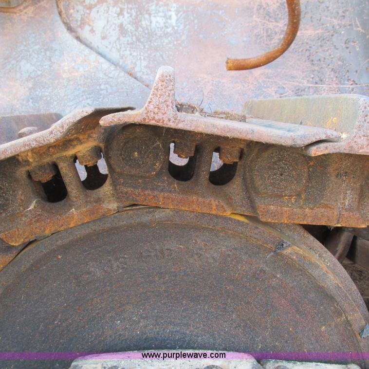 image for item L5337 1977 John Deere 750 dozer