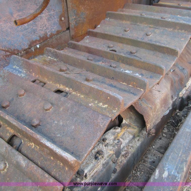 image for item L5337 1977 John Deere 750 dozer