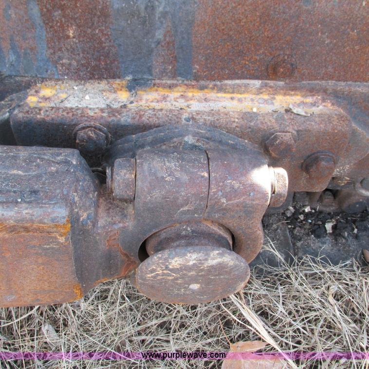 image for item L5337 1977 John Deere 750 dozer