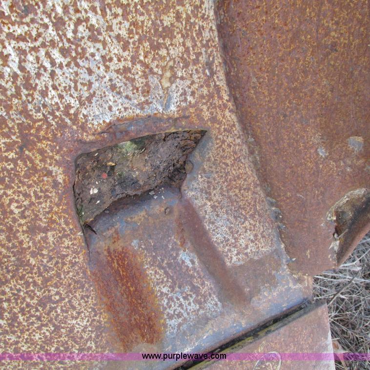 image for item L5337 1977 John Deere 750 dozer