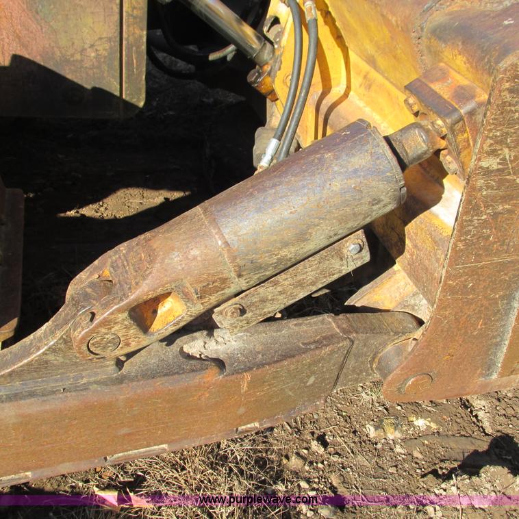 image for item L5337 1977 John Deere 750 dozer