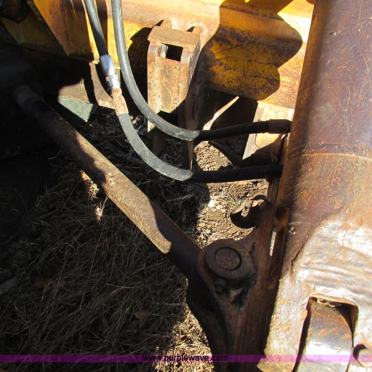 image for item L5337 1977 John Deere 750 dozer