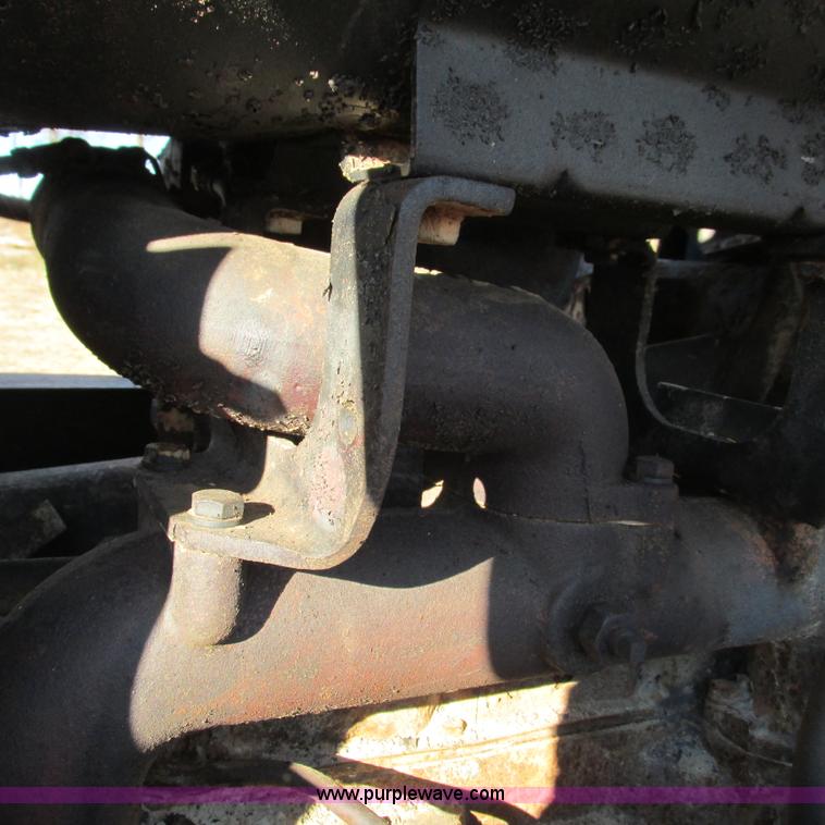 image for item L5337 1977 John Deere 750 dozer