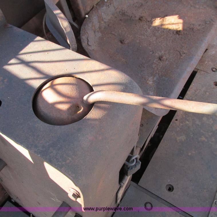 image for item L5337 1977 John Deere 750 dozer