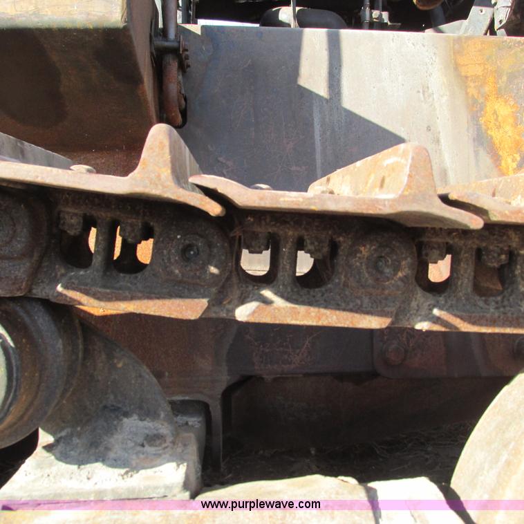 image for item L5337 1977 John Deere 750 dozer