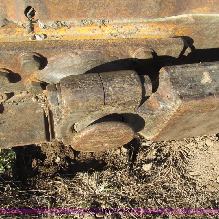 image for item L5337 1977 John Deere 750 dozer