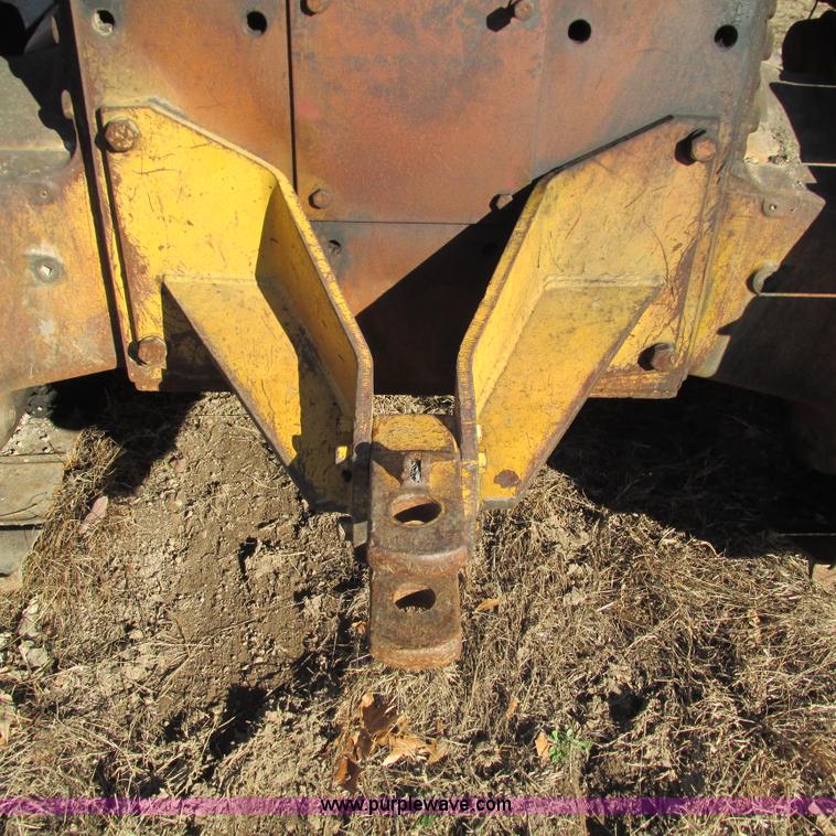 image for item L5337 1977 John Deere 750 dozer