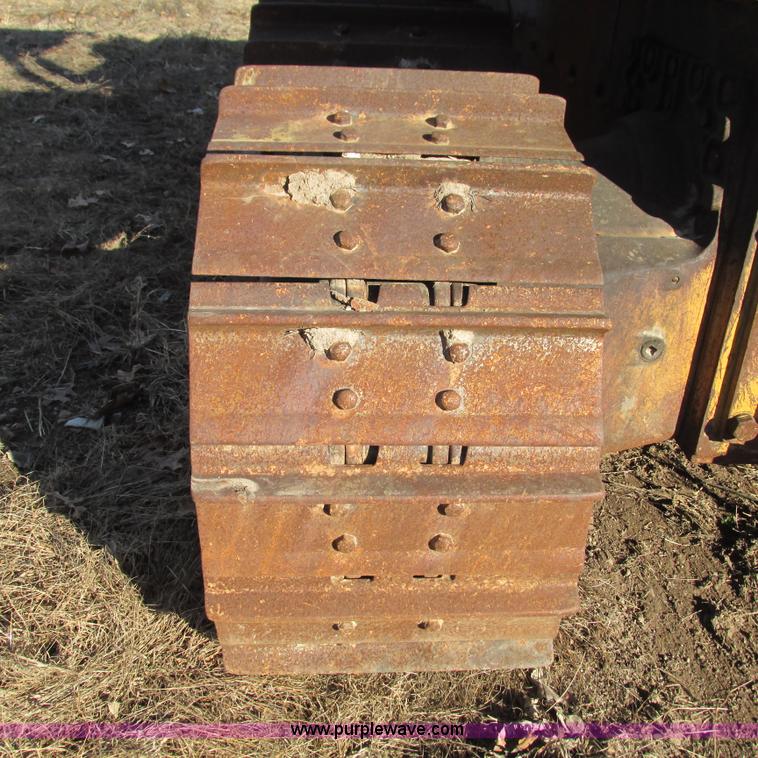 image for item L5337 1977 John Deere 750 dozer