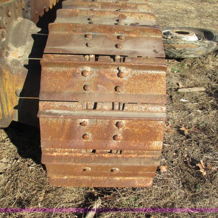 image for item L5337 1977 John Deere 750 dozer