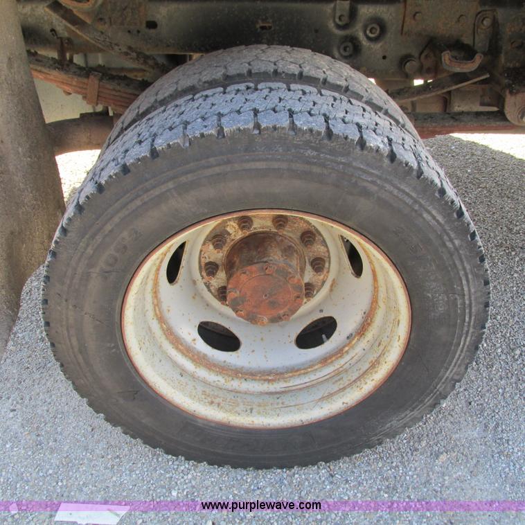 image for item L5358 2008 Ford F550 dump flatbed truck