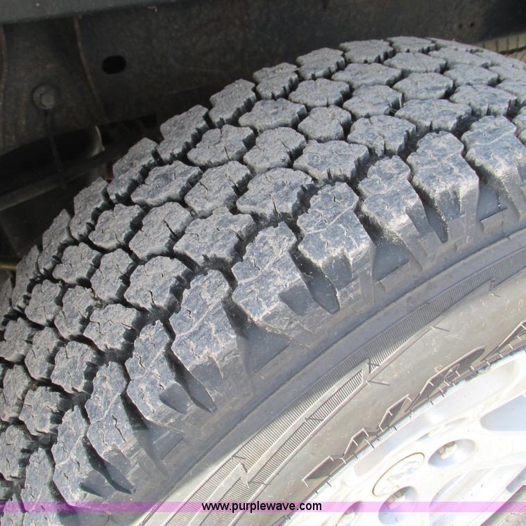 image for item L5362 2005 Dodge Dakota SLT Quad Cab pickup truck