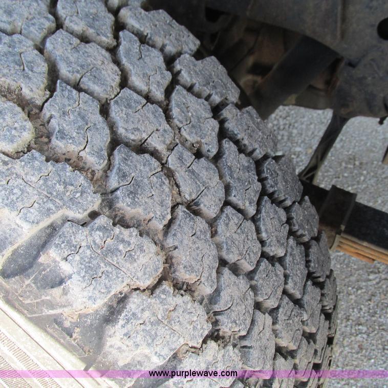 image for item L5362 2005 Dodge Dakota SLT Quad Cab pickup truck