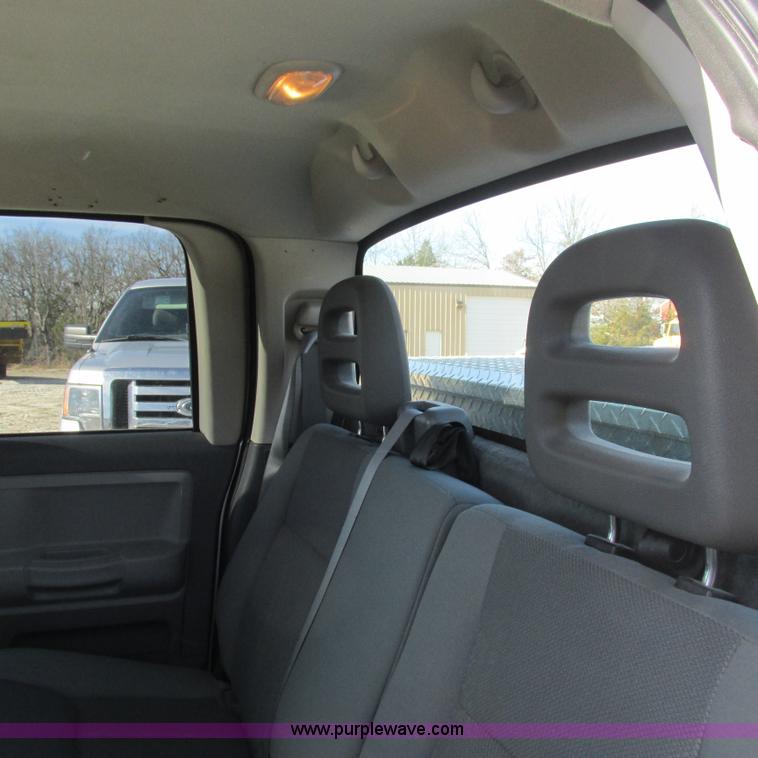 image for item L5362 2005 Dodge Dakota SLT Quad Cab pickup truck