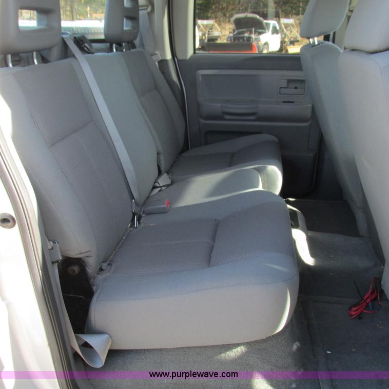 image for item L5362 2005 Dodge Dakota SLT Quad Cab pickup truck