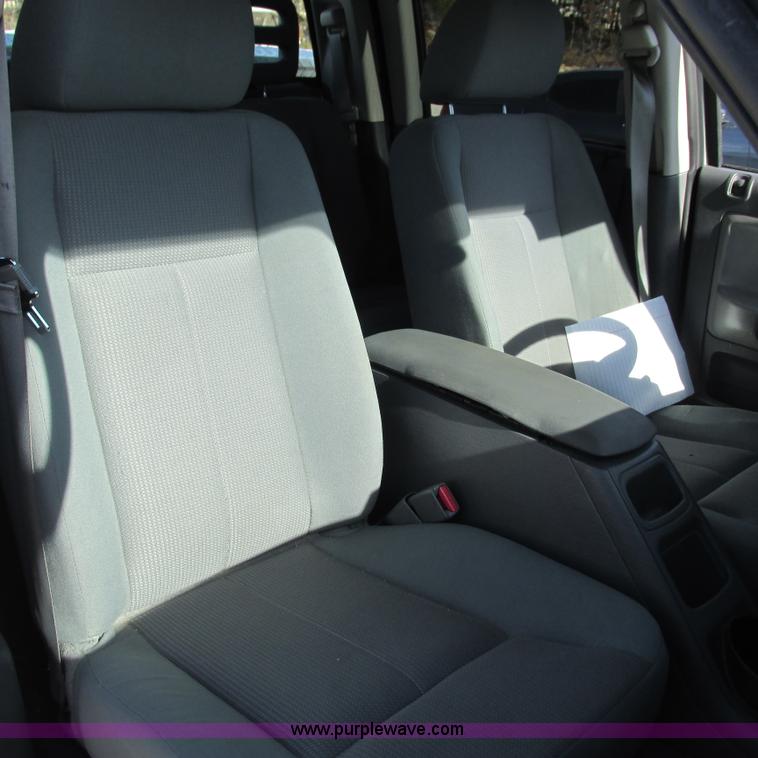 image for item L5362 2005 Dodge Dakota SLT Quad Cab pickup truck