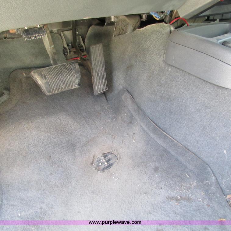 image for item L5362 2005 Dodge Dakota SLT Quad Cab pickup truck