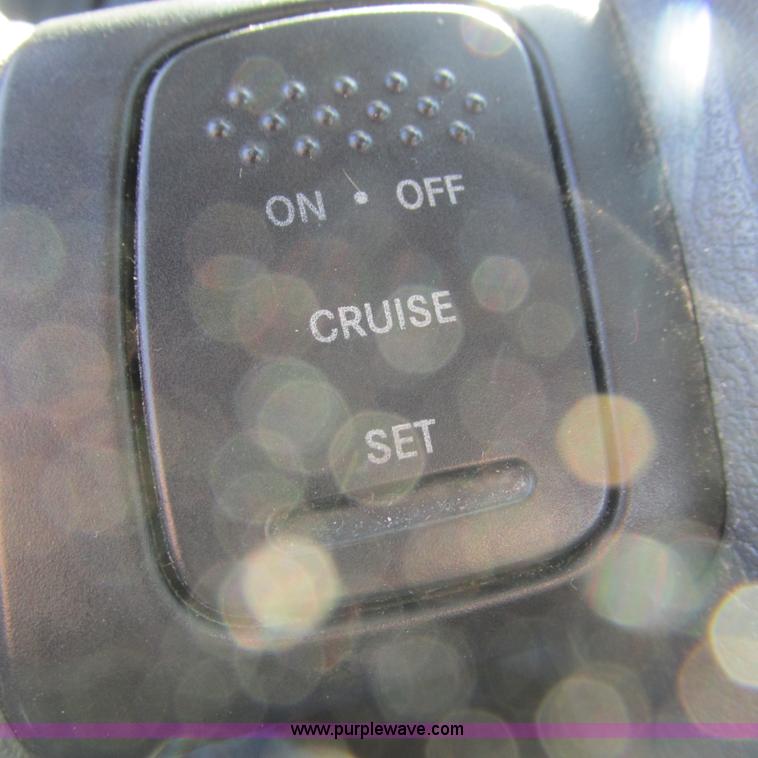 image for item L5362 2005 Dodge Dakota SLT Quad Cab pickup truck