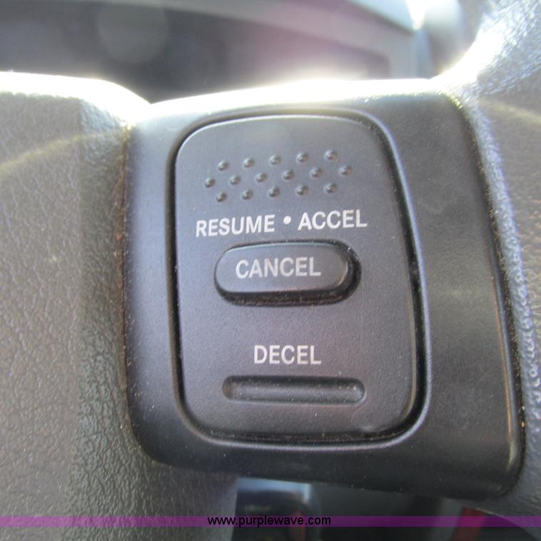 image for item L5362 2005 Dodge Dakota SLT Quad Cab pickup truck