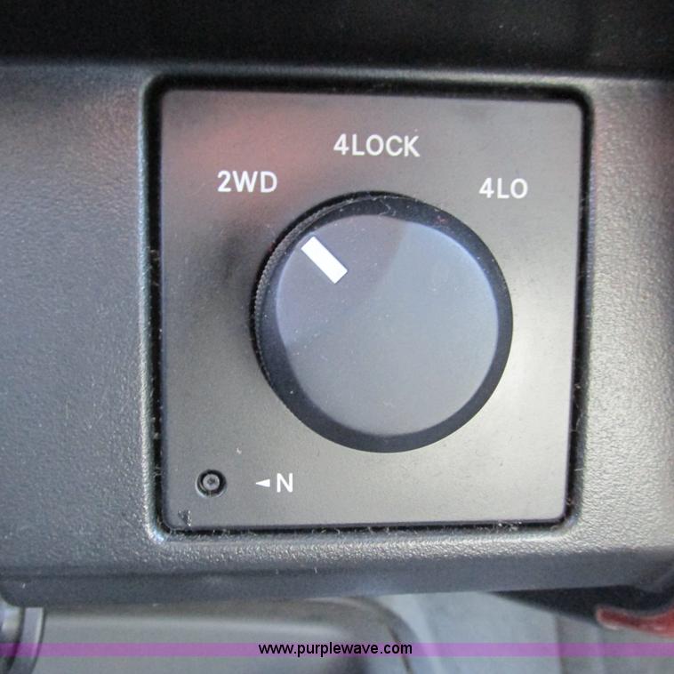 image for item L5362 2005 Dodge Dakota SLT Quad Cab pickup truck