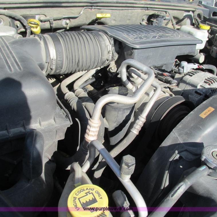 image for item L5362 2005 Dodge Dakota SLT Quad Cab pickup truck