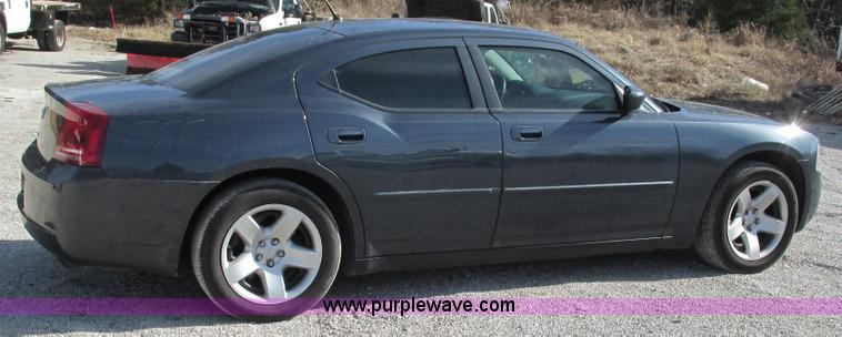 image for item L5363 2008 Dodge Charger SE