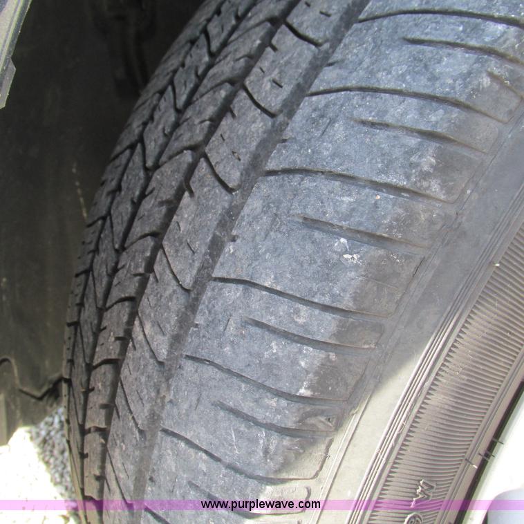 image for item L5363 2008 Dodge Charger SE