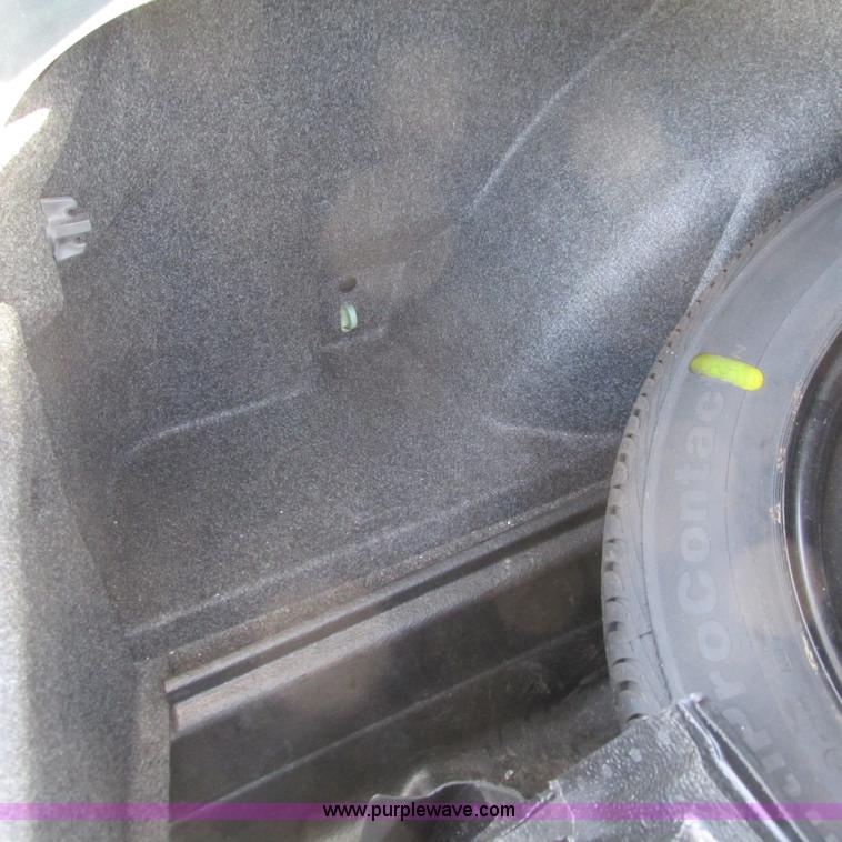 image for item L5363 2008 Dodge Charger SE