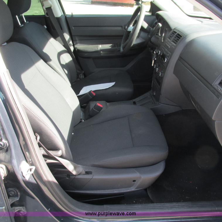 image for item L5363 2008 Dodge Charger SE