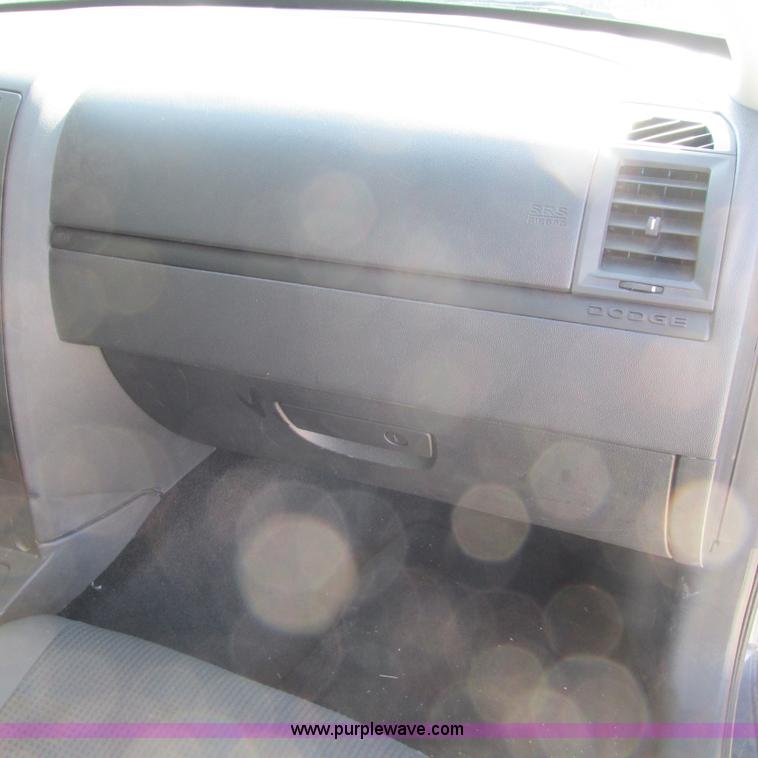 image for item L5363 2008 Dodge Charger SE