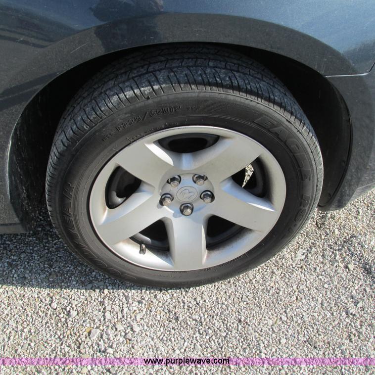image for item L5363 2008 Dodge Charger SE