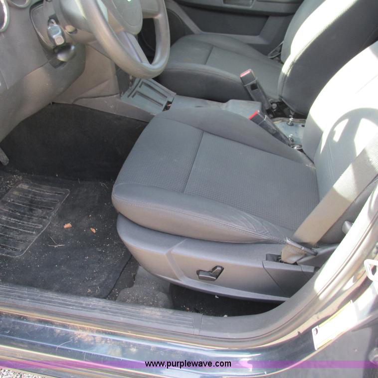 image for item L5363 2008 Dodge Charger SE