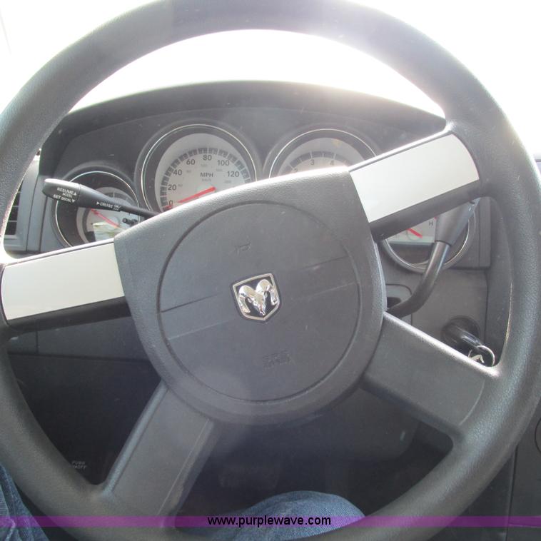 image for item L5363 2008 Dodge Charger SE