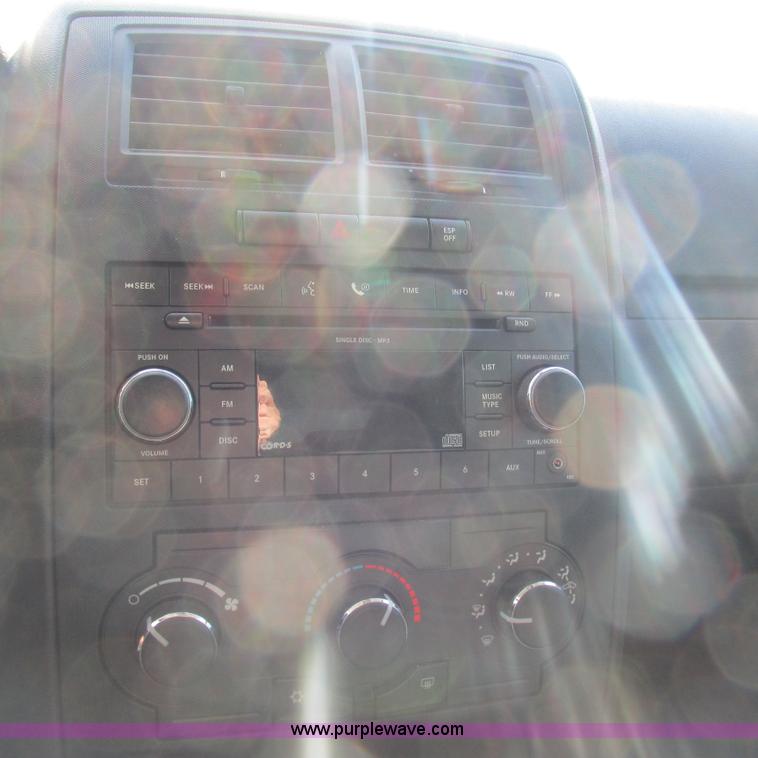 image for item L5363 2008 Dodge Charger SE