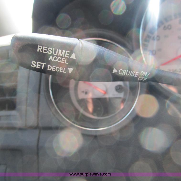 image for item L5363 2008 Dodge Charger SE