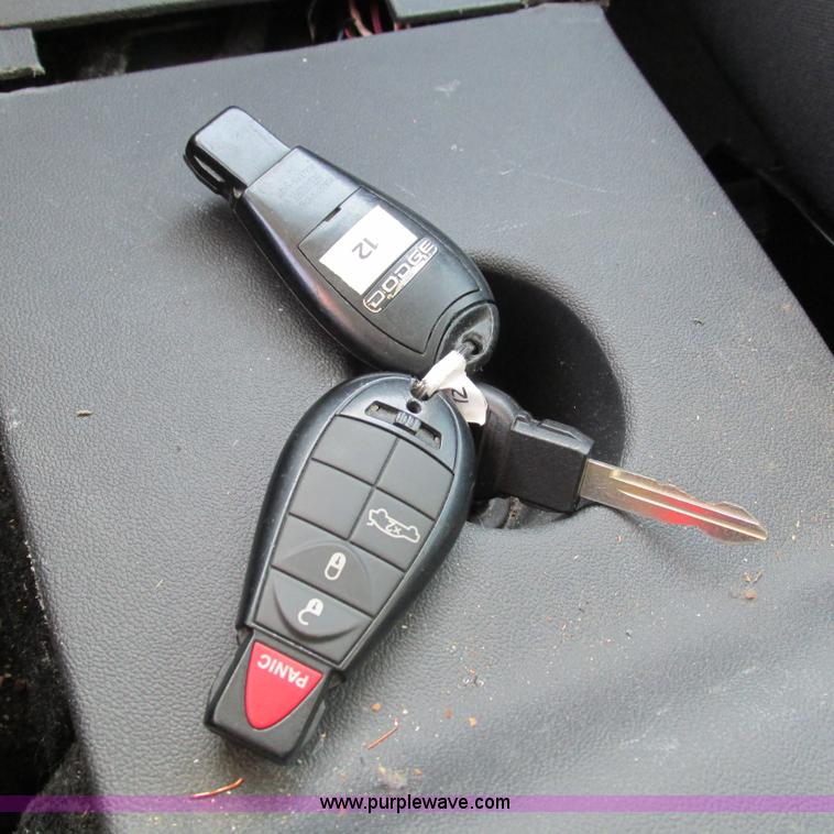 image for item L5363 2008 Dodge Charger SE