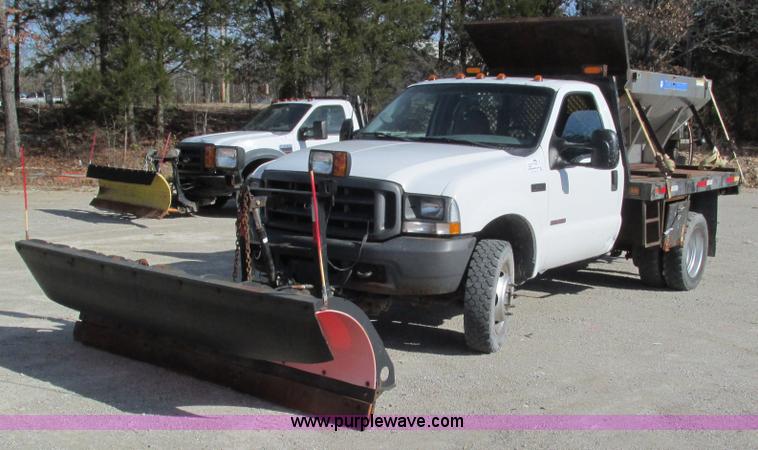 image for item L5364 2003 Ford F550 dump flatbed truck