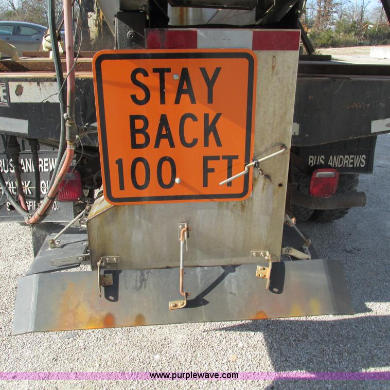 image for item L5364 2003 Ford F550 dump flatbed truck