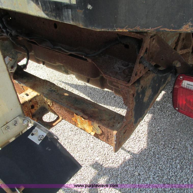 image for item L5364 2003 Ford F550 dump flatbed truck