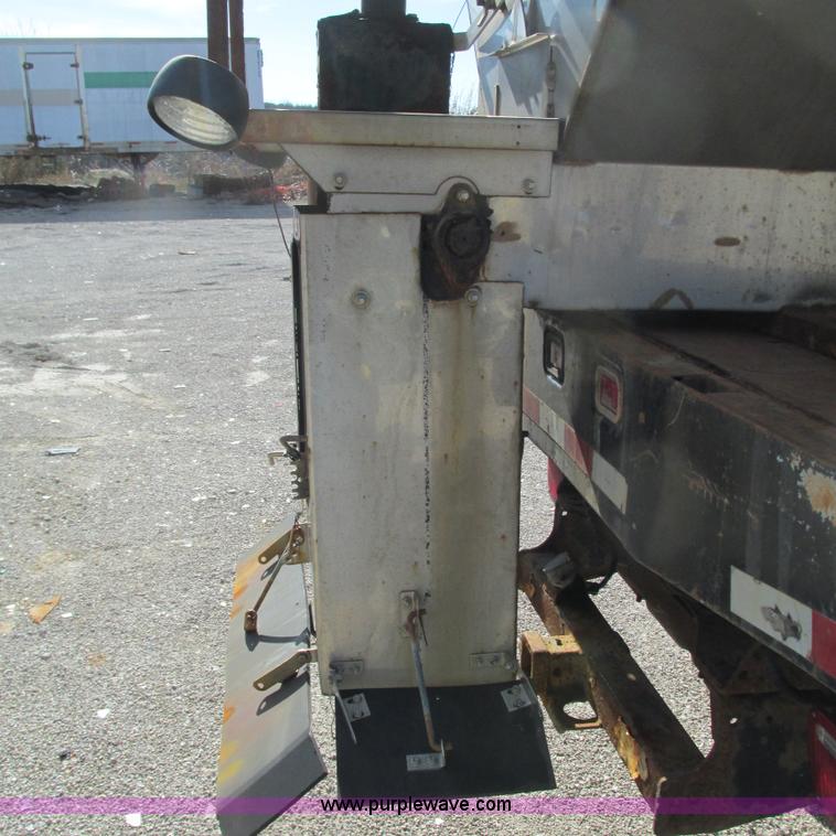 image for item L5364 2003 Ford F550 dump flatbed truck