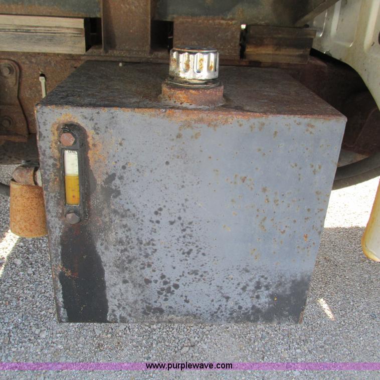 image for item L5364 2003 Ford F550 dump flatbed truck