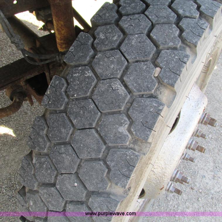 image for item L5364 2003 Ford F550 dump flatbed truck