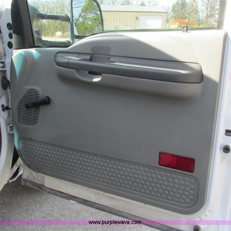 image for item L5364 2003 Ford F550 dump flatbed truck