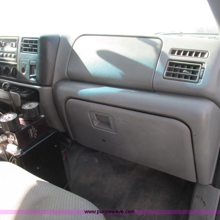 image for item L5364 2003 Ford F550 dump flatbed truck