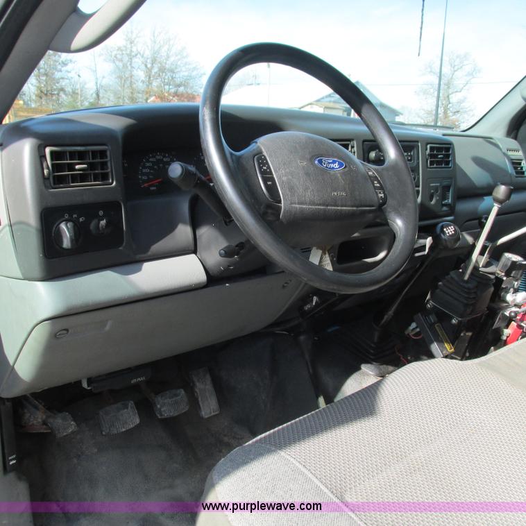 image for item L5364 2003 Ford F550 dump flatbed truck