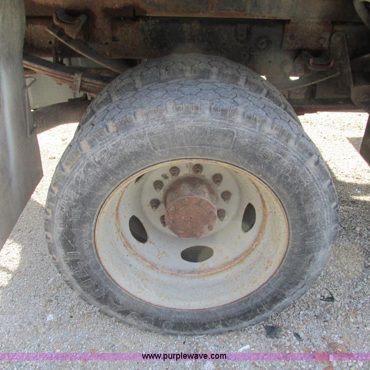 image for item L5365 2008 Ford F550 dump flatbed truck